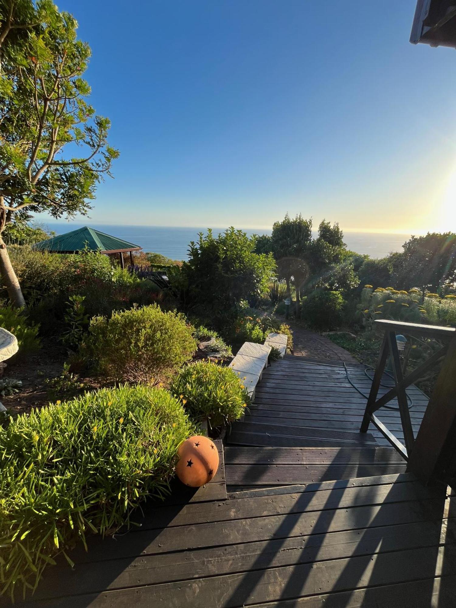 Peaceful Guest Suite With Balcony Views And Garden Setting Brenton-on-Sea Exterior photo