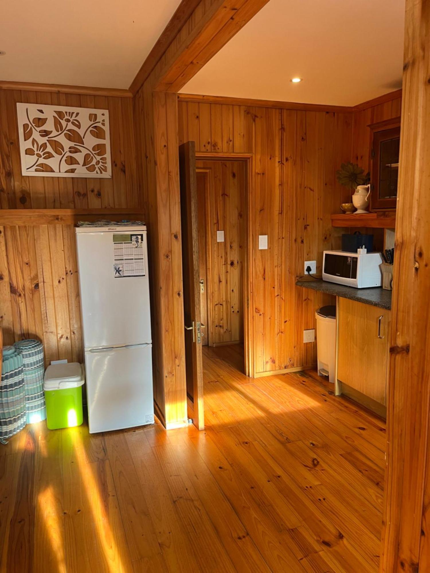 Peaceful Guest Suite With Balcony Views And Garden Setting Brenton-on-Sea Exterior photo